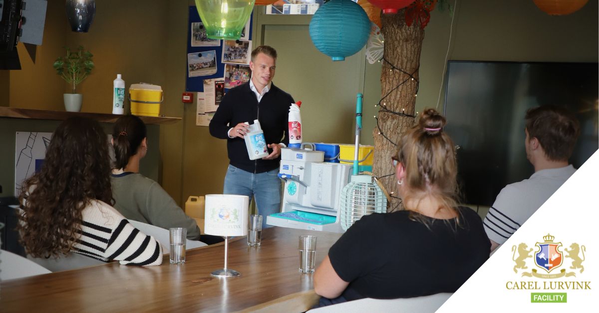 Schoonmaaktrainingen op maat: van efficiënter schoonmaken tot uitleg digitaal bestelsysteem