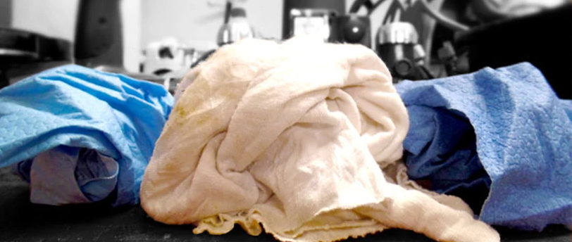 Gereedschap reinigen met poetsdoeken