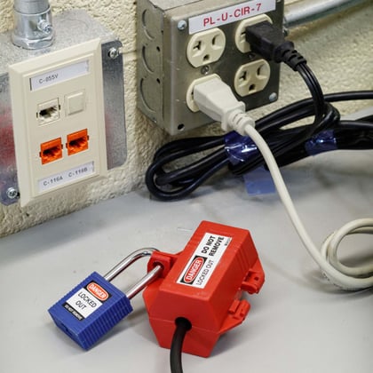 Brady vergrendelingssysteem voor elektrische stekkers klein