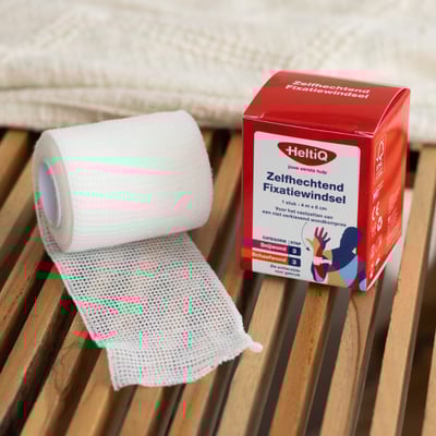 HeltiQ zelfhechtend windsel 4mtr x6cm latexvrij blauw