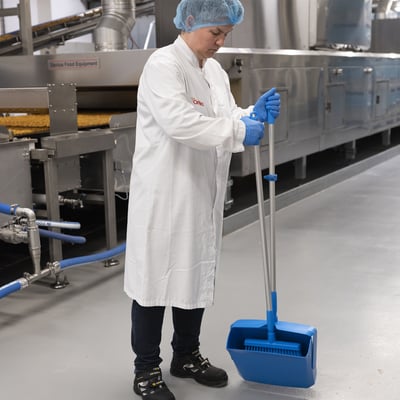 Vikan combinatieset blik-veger met lange steel  afsluitbaar blauw