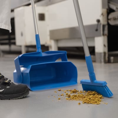 Vikan combinatieset blik-veger met lange steel  afsluitbaar blauw