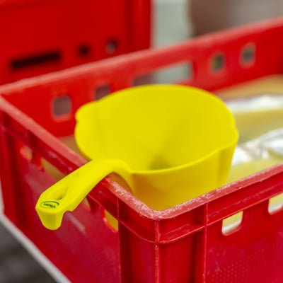 Vikan ronde schepbak geel 2ltr 