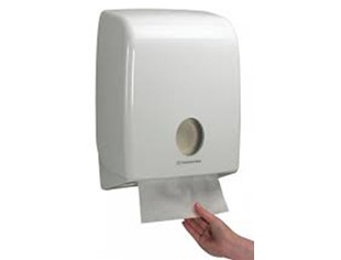 Aquarius handdoekdispenser voor C-vouw gevouwen doeken wit